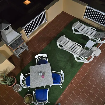 Ele Hause Tropical Paradise