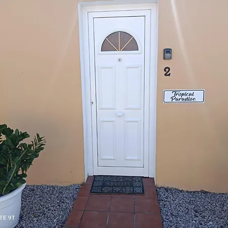 아파트 Ele Hause Tropical Paradise